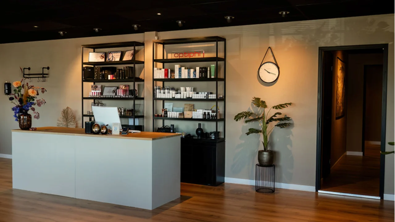 Pouw Skin Studio product pagina loye